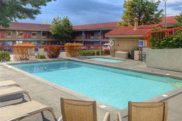 BEND THREE SISTERS INN (Bend)